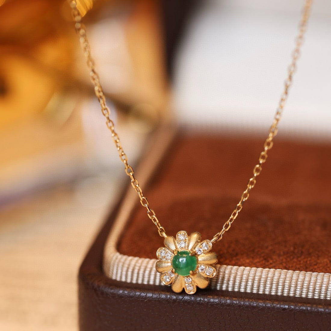 14k Gold 0.21 Ctw Natural Emerald & Diamond Necklace - 2