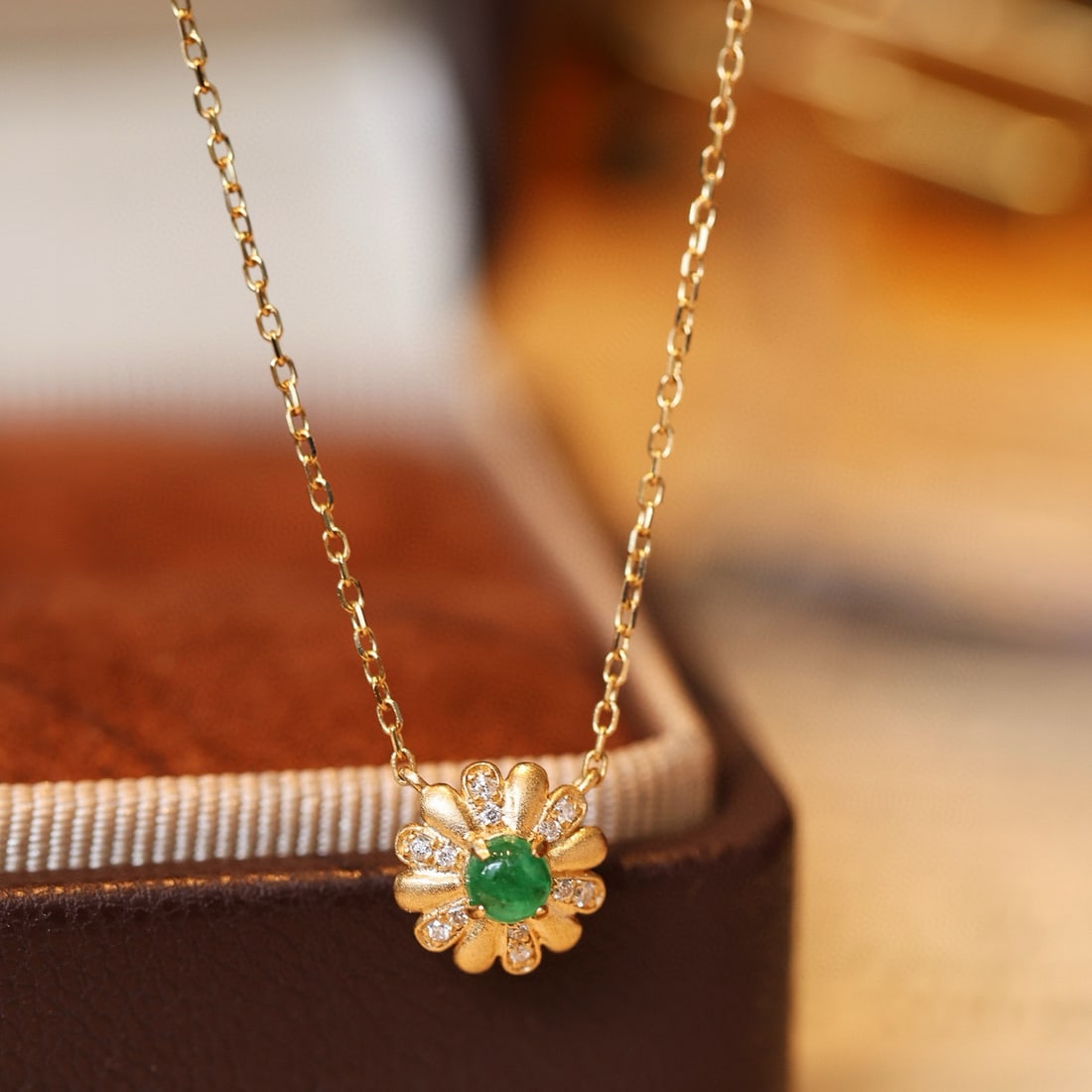 14k Gold 0.21 Ctw Natural Emerald & Diamond Necklace - 3