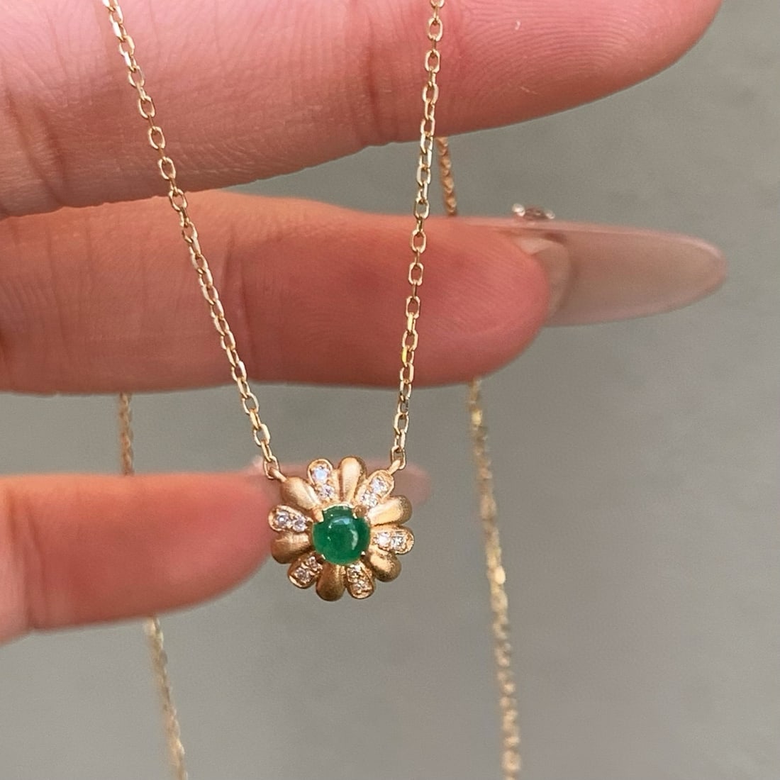 14k Gold 0.21 Ctw Natural Emerald & Diamond Necklace - 5