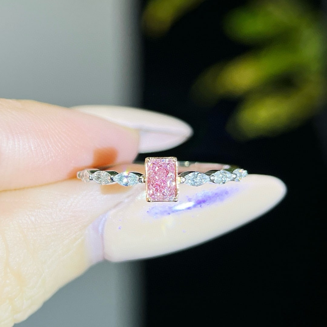 14k Gold 0.50 Ctw Natural Pink Diamond & Diamond Ring: Ref:231072365 // gold content:14k gold // ring size:7. 25us // // main gemstone:pink diamond // shape:radiant // carat weight:0. 31ct // color:pink // treatment:natural // // adjacent gemstone 2 :