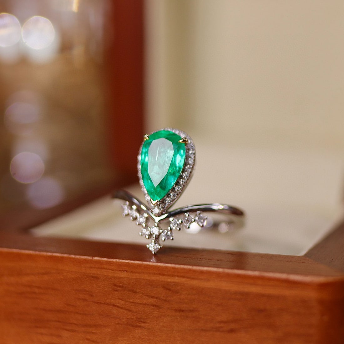 14k Gold 1.64 Ctw Natural Emerald & Diamond Ring - 2