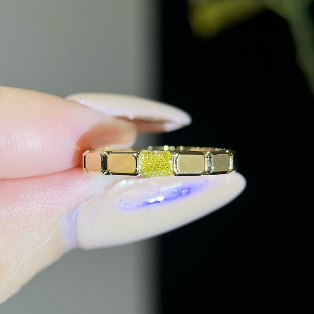14k Gold 0.32 Ct Natural Yellow Diamond Ring: Ref:231072409 // gold content:14k gold // ring size:7. 25us // // main gemstone:yellow diamond // shape:radiant // carat weight:0. 32ct // color:yellow // treatment:natural // High Estimate: 6300
