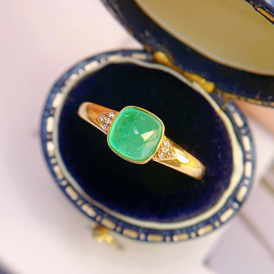 14k Gold 1.00 Ct Natural Emerald & Diamond Ring - 4