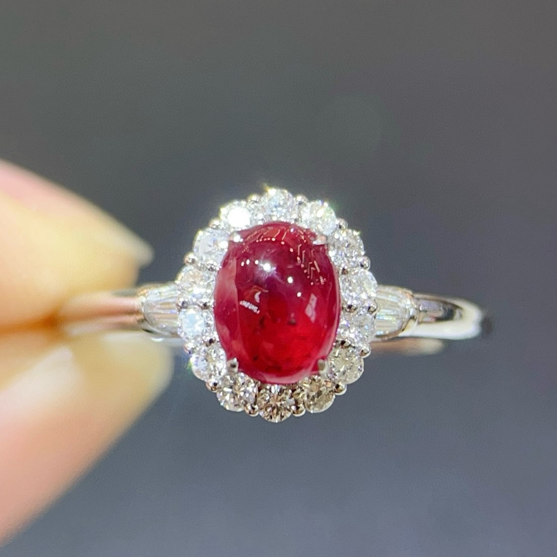 14k Gold 1.30 Ctw Natural Ruby & Diamond Ring: Ref:231072413 // gold content:14k gold // ring size:7. 25us // // main gemstone:ruby // shape:oval // carat weight:1. 02ct // color:red // treatment:natural // // adjacent gemstone 2 : diamond //
