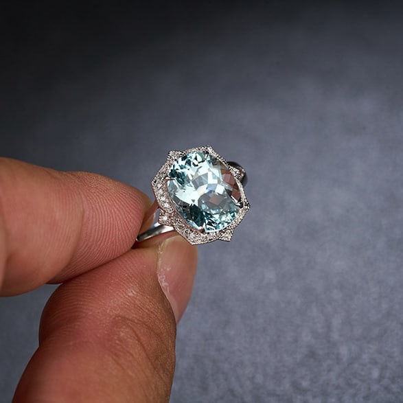 14k Gold 4.17 Ct Natural Aquamarine & Diamond Ring - 8