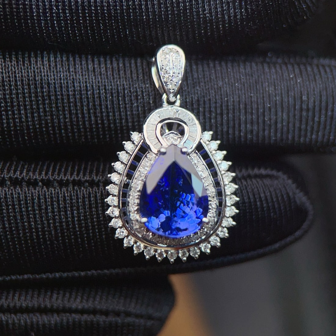 14k Gold 3.90 Ctw Natural Tanzanite & Diamond Pendant( Without Chain ) - 2