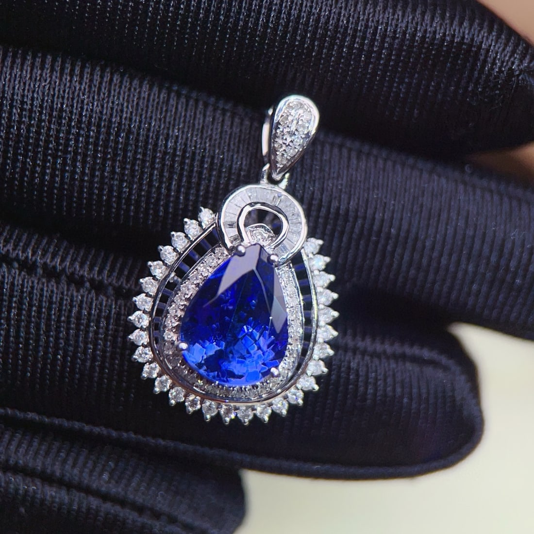 14k Gold 3.90 Ctw Natural Tanzanite & Diamond Pendant( Without Chain ) - 3