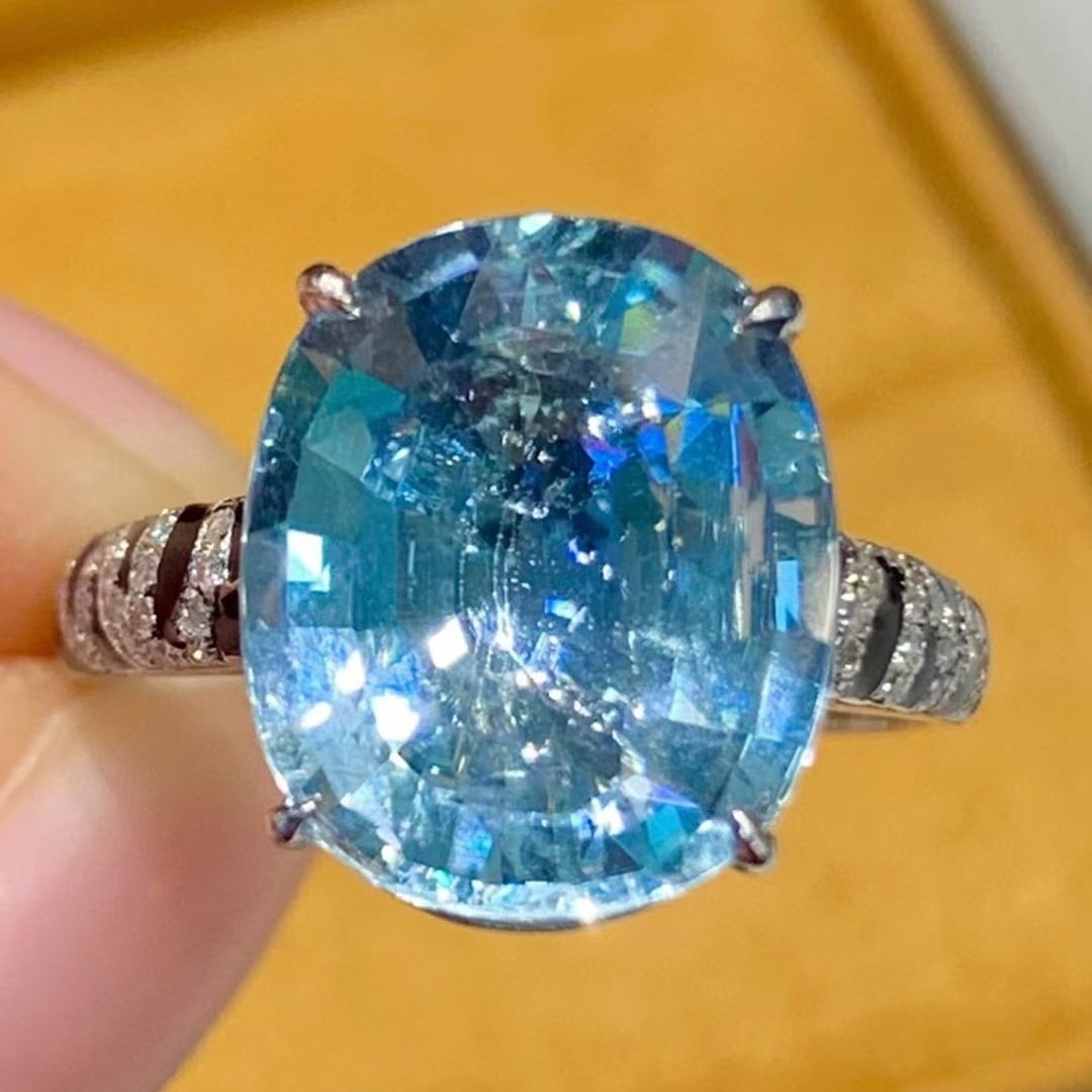 14k Gold 4.55 Ct Natural Aquamarine & Diamond Ring - 2