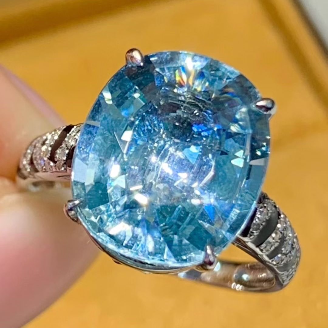 14k Gold 4.55 Ct Natural Aquamarine & Diamond Ring - 4