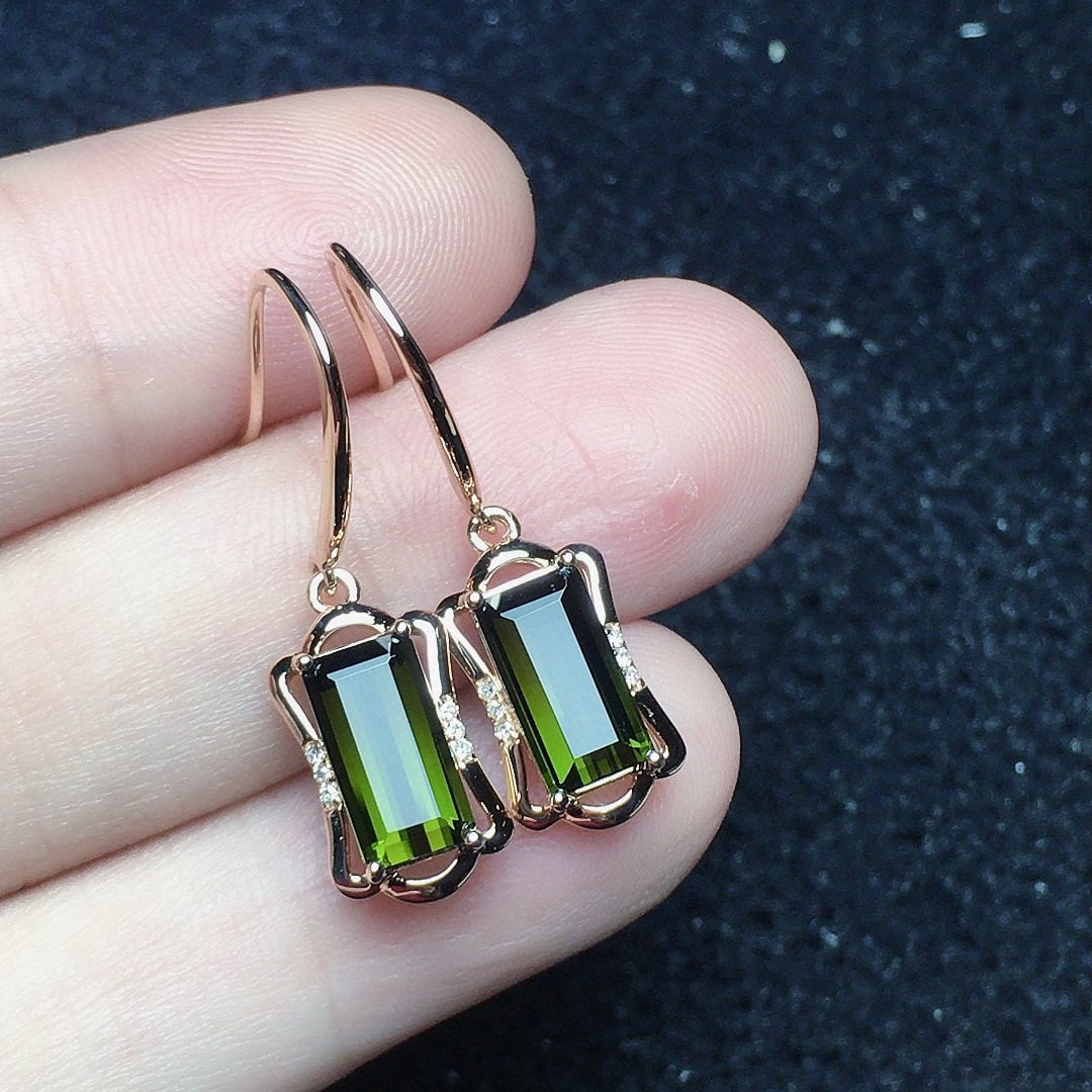 14k Gold 2.92 Ct Natural Tourmaline & Diamond Earrings: Ref:231073129 // gold content:14k gold // main gemstone:tourmaline // shape:octagonal // carat weight:2. 92ct // color:green // treatment:natural // // adjacent gemstone 2 : diamond // number of