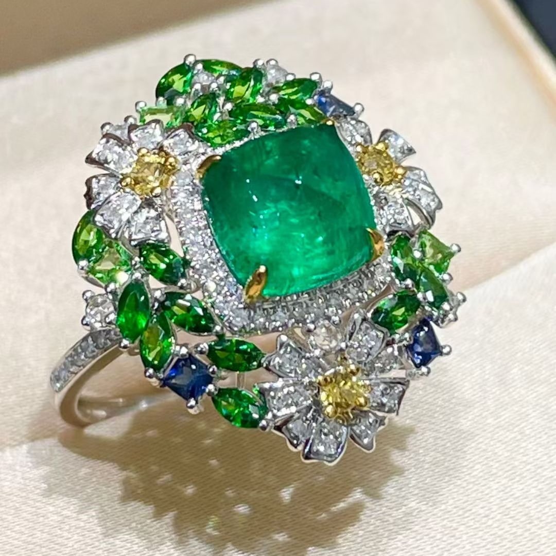 14k Gold 2 Ct Natural Emerald & Diamond Ring - 2
