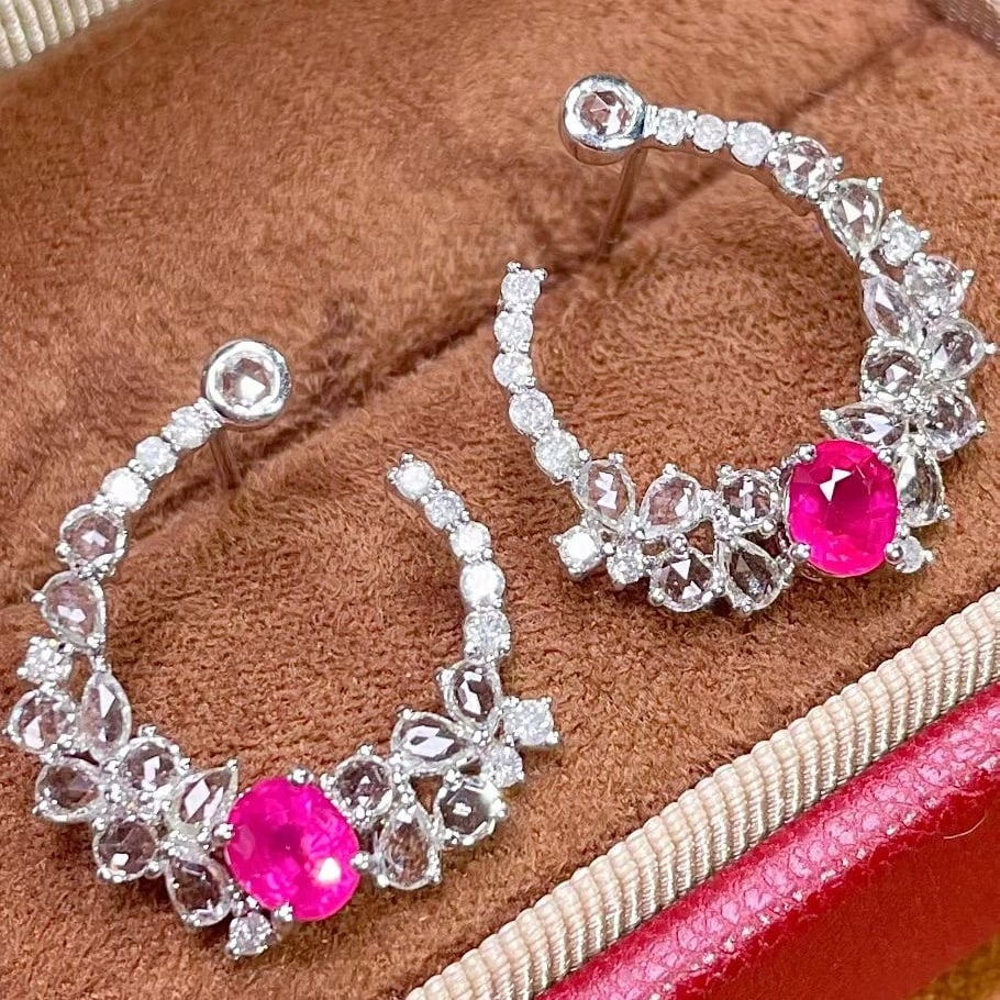 14k Gold 1.3 Ct Natural Ruby & Diamond Earrings: Ref:231073138 // gold content:14k gold // main gemstone:ruby // shape:oval // carat weight:1. 3ct // color:red // treatment:natural // // adjacent gemstone 2 : diamond // shape:round // clarity