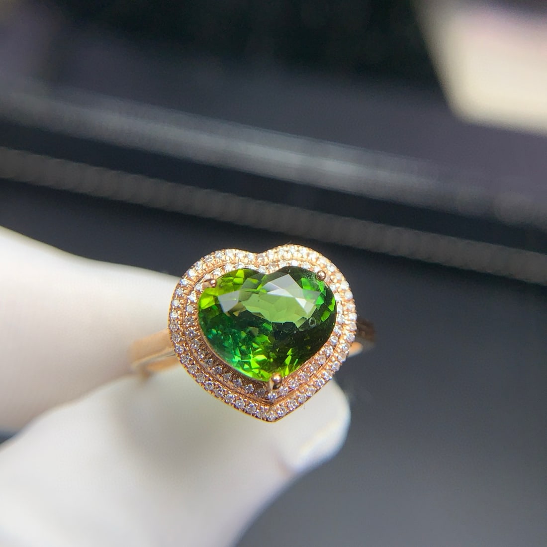 14k Gold 2.8 Ct Natural Tourmaline & Diamond Ring: Ref:231073164 // gold content:14k gold // ring size:7. 25us // // main gemstone:tourmaline // shape:heart // carat weight:2. 8ct // color:green // treatment:natural // // adjacent gemstone 2 :