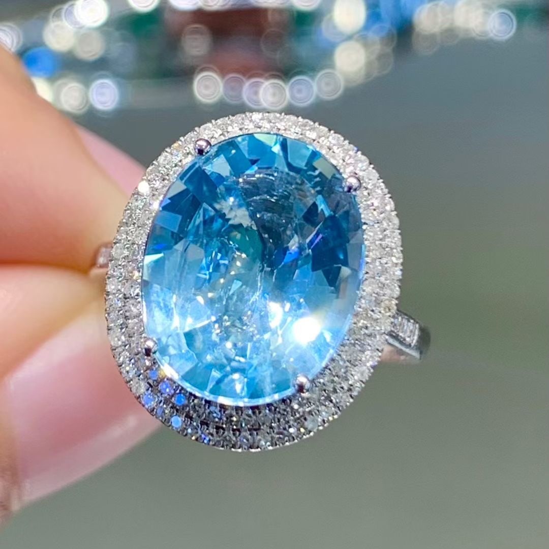 14k Gold 4.35 Ct Natural Aquamarine & Diamond Ring - 2