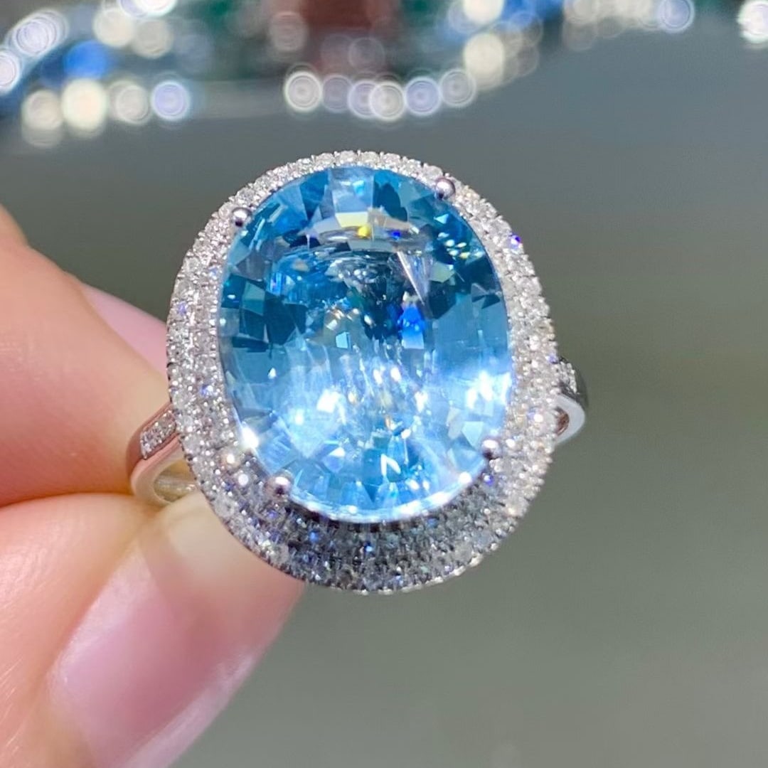 14k Gold 4.35 Ct Natural Aquamarine & Diamond Ring - 3