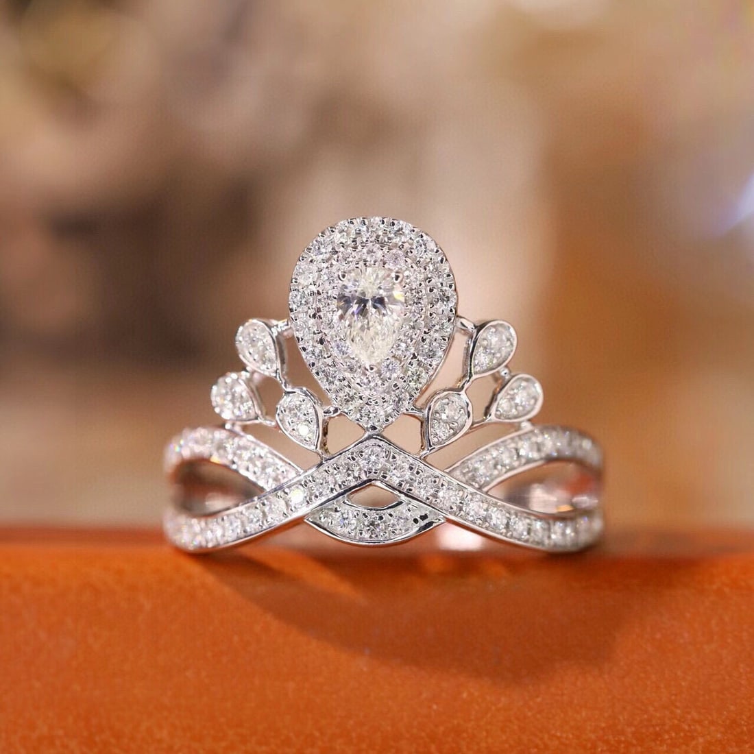 14k Gold 0.60 Ctw Natural H Diamond Ring: Ref:231073186 // gold content:14k gold // ring size:7. 25us // // main gemstone:diamond // shape:pear // carat weight:0. 15ct // clarity grade:vs-si // color:h // treatment:natural // // adjacent gems