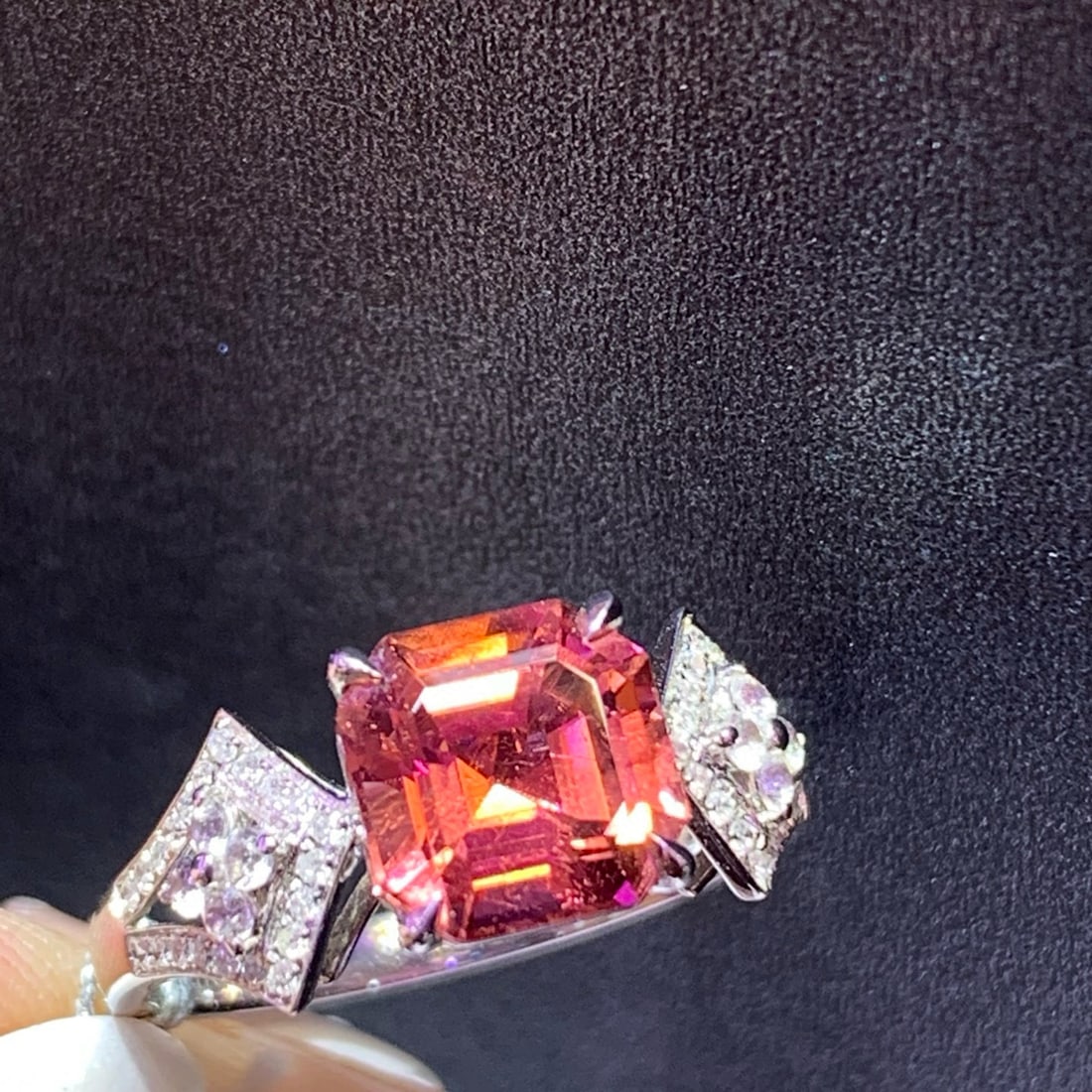 14k Gold 2.67 Ctw Natural Tourmaline & Diamond Ring: Ref:231073201 // gold content:14k gold // ring size:7. 25us // // main gemstone:tourmaline // shape:octagonal // carat weight:2. 55ct // color:red // treatment:natural // // adjacent gemstone 2 :