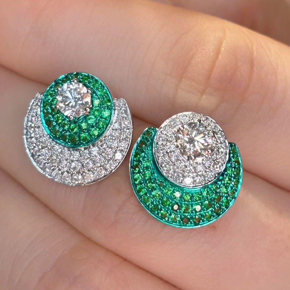 14k Gold 1.60 Ctw Natural H Diamond & Tsavoreite Earrings: Ref:231073204 // gold content:14k gold // main gemstone:diamond // shape:round // carat weight:0. 60ct // clarity grade:vs-si // color:h // treatment:natural // cut grade:g // // adjacent gemstone 2