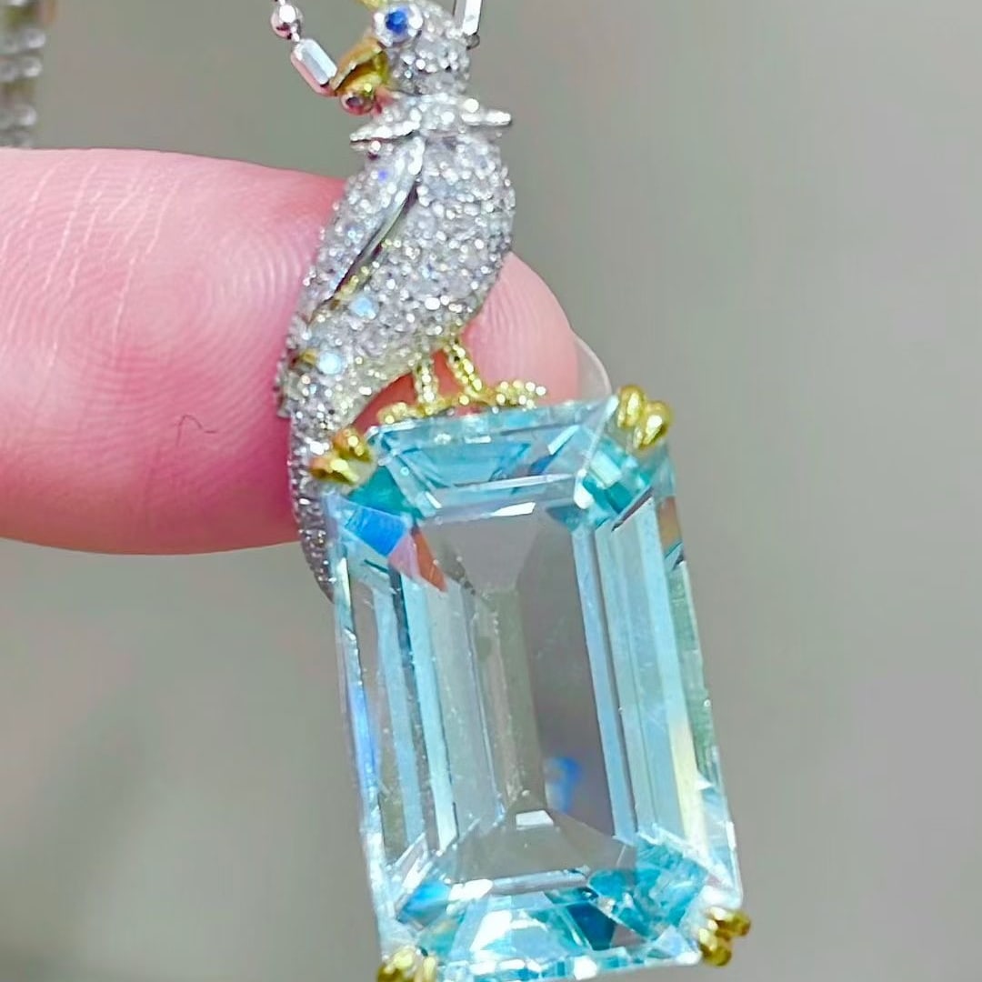 14k Gold 8.5 Ct Natural Aquamarine & Diamond Pendant( Without Chain ): Ref:231073205 // gold content:14k gold // main gemstone:aquamarine // shape:octagonal // carat weight:8. 5ct // color:blue // treatment:natural // // adjacent gemstone 2 : diamond // shape:round //