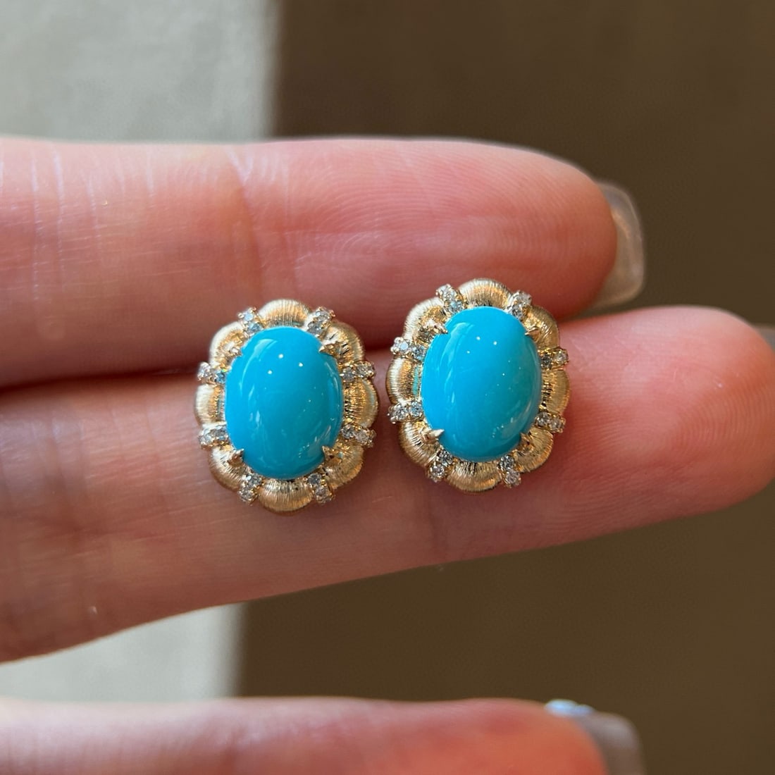 14k Gold 3.17 Ctw Natural Blue Turquoise & Diamond Earrings: Ref:231073247 // gold content:14k gold // main gemstone:blue turquoise // shape:oval // carat weight:3. 0ct // color:blue // treatment:natural // // adjacent gemstone 2 : diamond // shape:round //