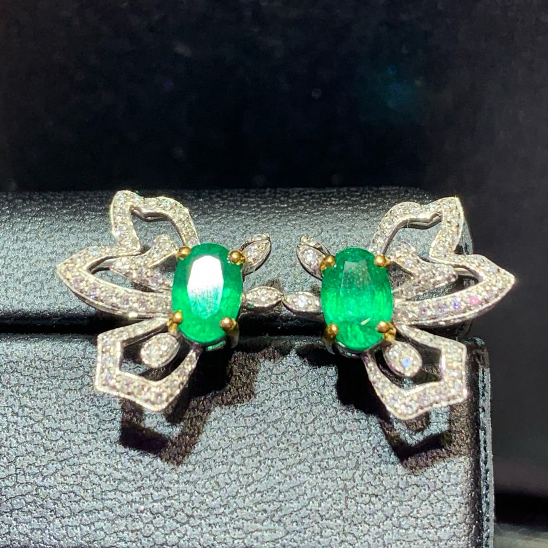 14k Gold 1.92 Ctw Vivid Green Natural Emerald & Diamond Earrings - 2