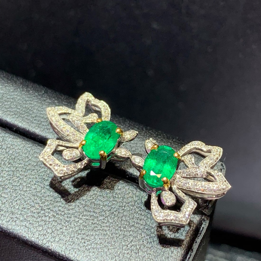 14k Gold 1.92 Ctw Vivid Green Natural Emerald & Diamond Earrings - 5