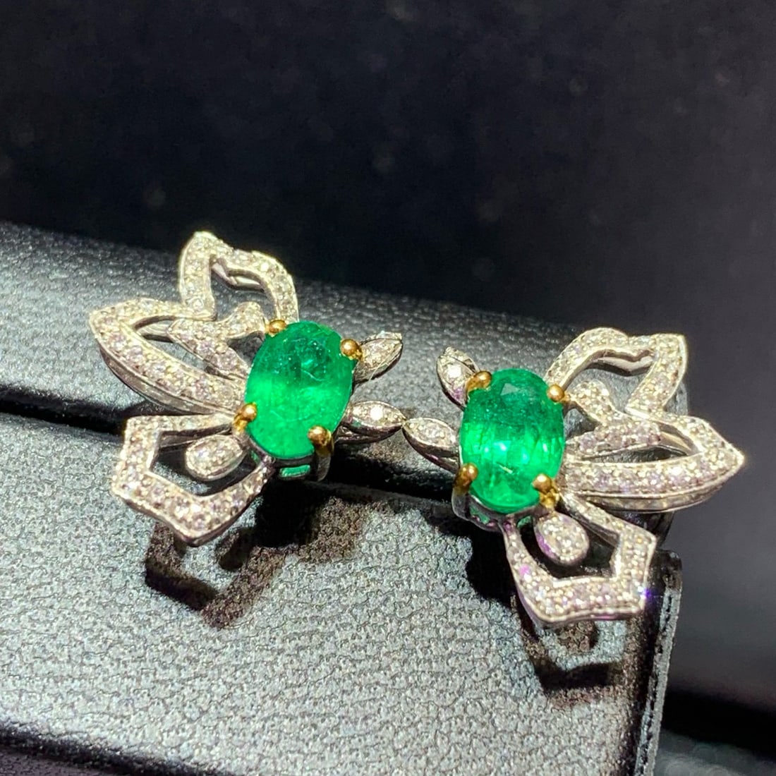 14k Gold 1.92 Ctw Vivid Green Natural Emerald & Diamond Earrings - 7