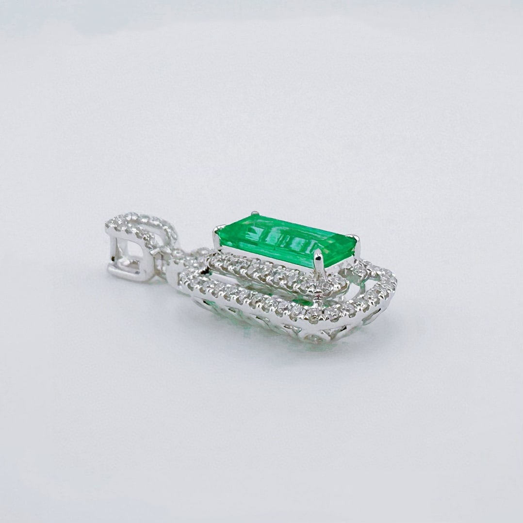14k Gold 1.62 Ctw Natural Emerald & Diamond Pendant( Without Chain ) - 3