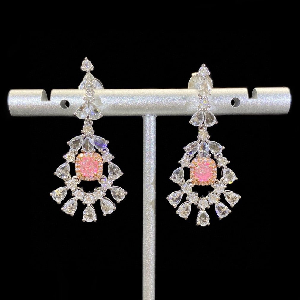 14k Gold 2.64 Ctw Natural Pink Diamond & Diamond Earrings: Ref:231074026 // gold content:14k gold // main gemstone:pink diamond // shape:cushion // carat weight:0. 67ct // color:pink // treatment:natural // // adjacent gemstone 2 : diamond // shape:multiple