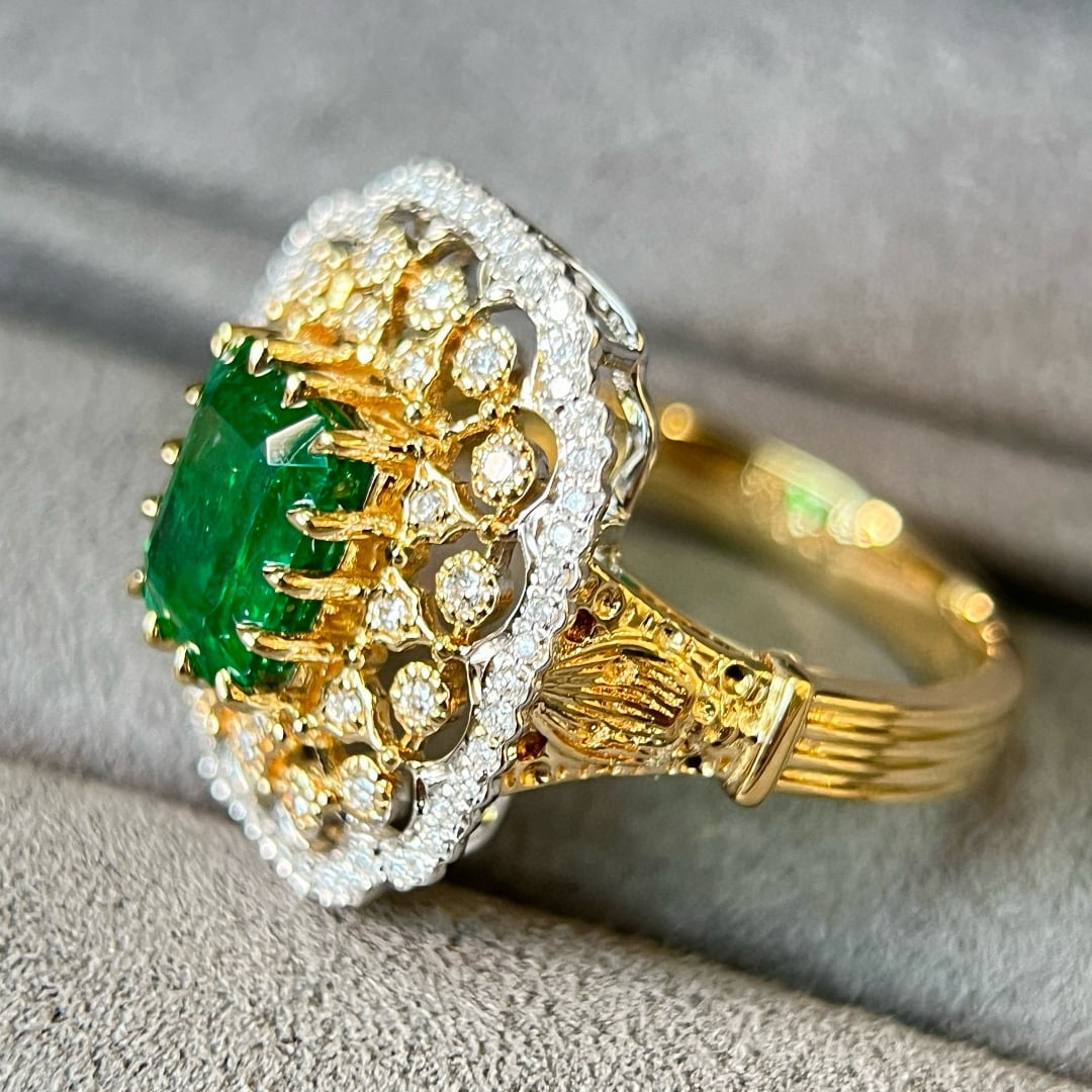 14k Gold 2.20 Ctw Vivid Green Natural Emerald & Diamond Ring - 4