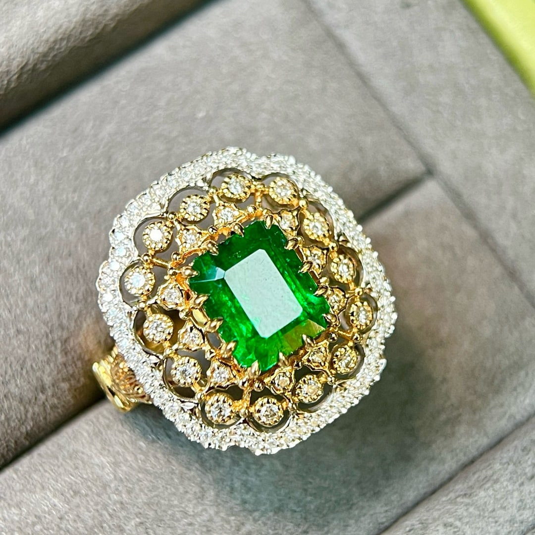 14k Gold 2.20 Ctw Vivid Green Natural Emerald & Diamond Ring - 6