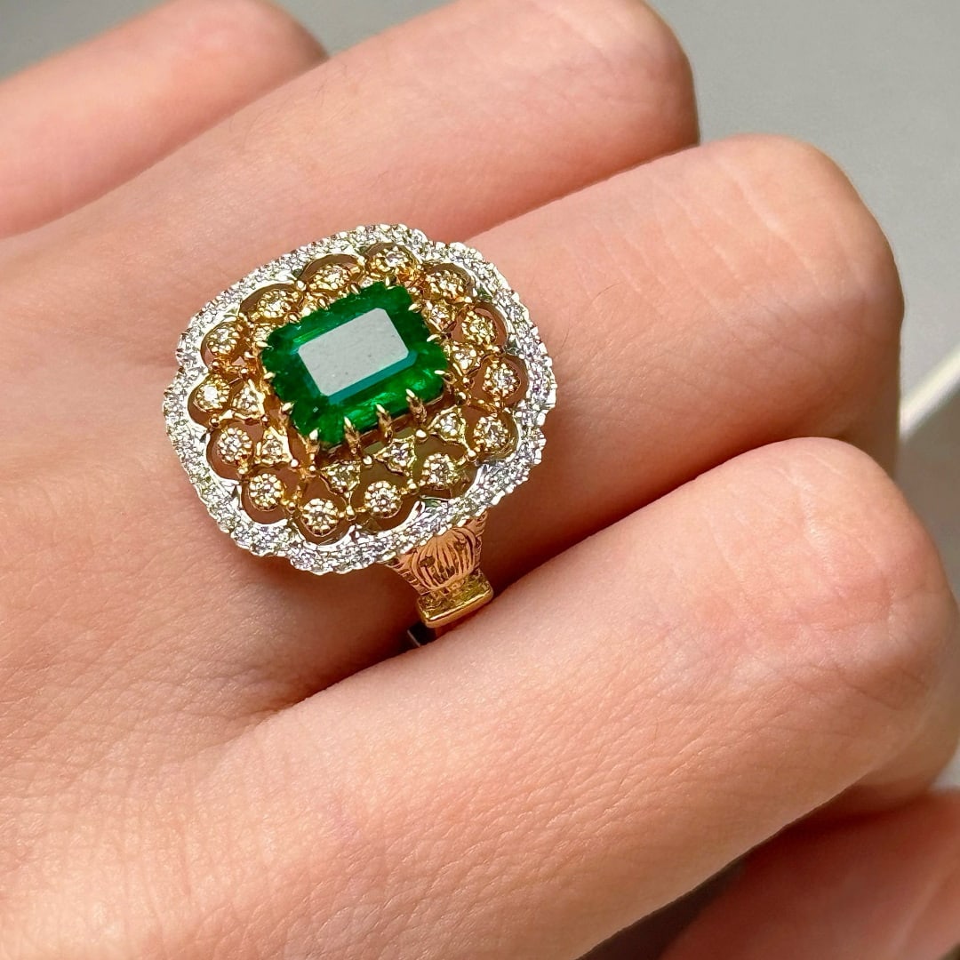 14k Gold 2.20 Ctw Vivid Green Natural Emerald & Diamond Ring - 7