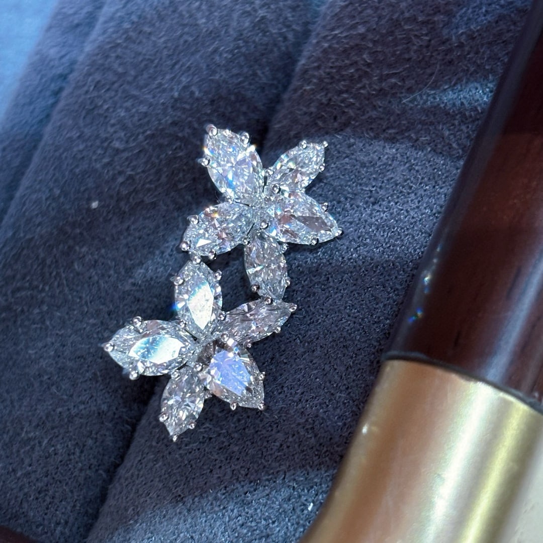 14k Gold 4.2 Ct Natural H Diamond Earrings: Ref:231074056 // gold content:14k gold // main gemstone:diamond // shape:multiple // carat weight:4. 2ct // clarity grade:vs-si // color:h // treatment:natural //