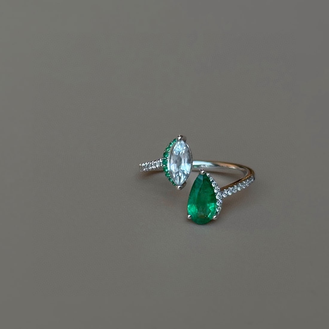 14k Gold 1.32 Ctw Vivid Green Natural Emerald & Sapphire & Toi Et Moi Ring - 5