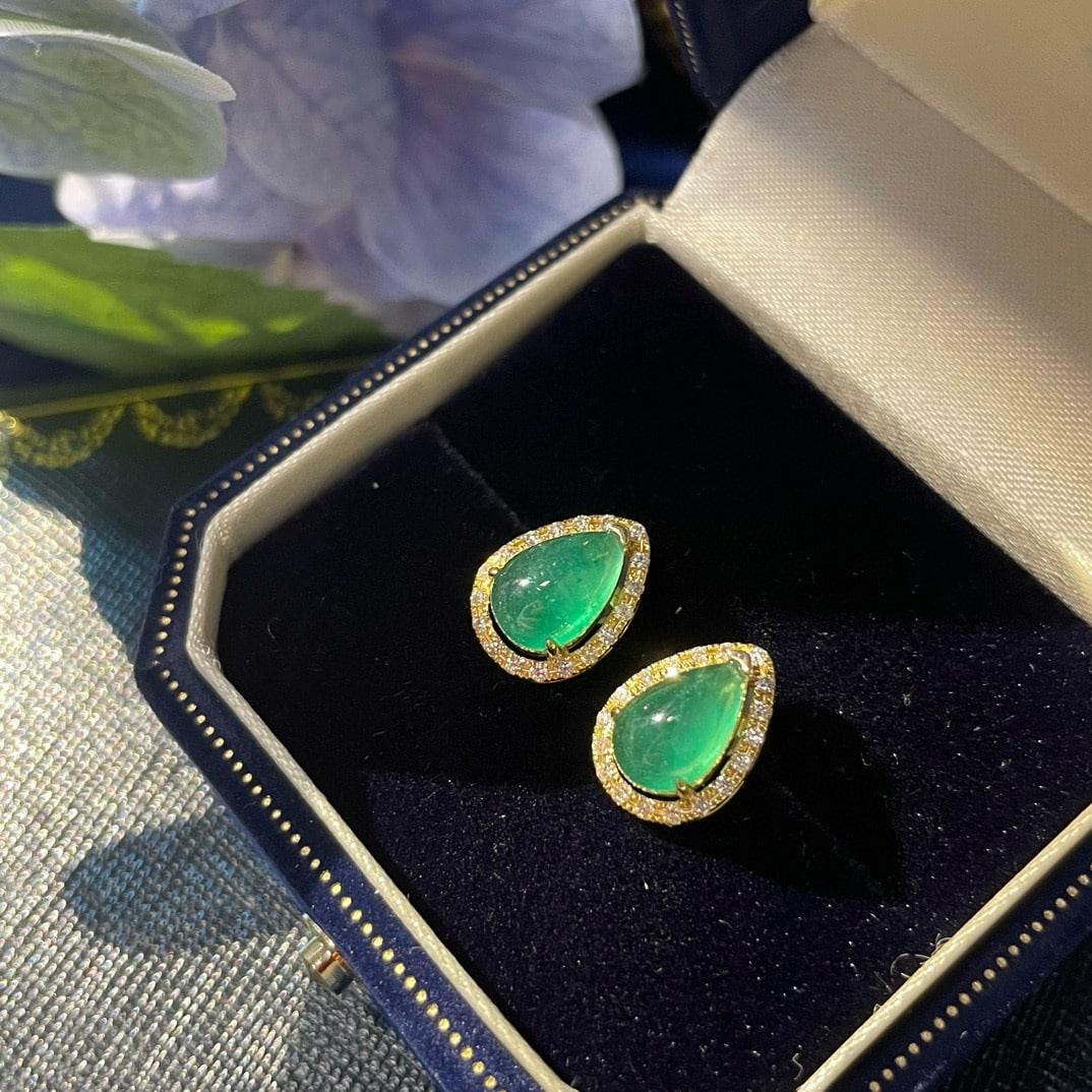 14k Gold 3.51 Ctw Natural Emerald & Diamond Earrings: Ref:231074076 // gold content:14k gold // main gemstone:emerald // shape:pear // carat weight:3. 30ct // color:green // treatment:natural // // adjacent gemstone 2 : diamond // shape:round // carat