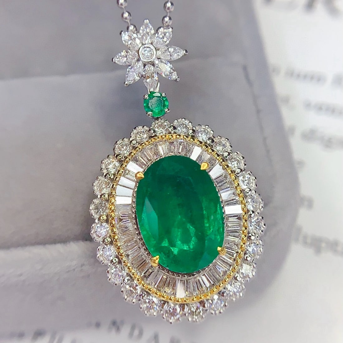 14k Gold 5 Ct Vivid Green Natural Emerald & Diamond Pendant( Without Chain ): Ref:231074077 // gold content:14k gold // main gemstone:emerald // shape:oval // carat weight:5ct // color:vivid green // treatment:natural // // adjacent gemstone 2 : diamond // number of stones:96
