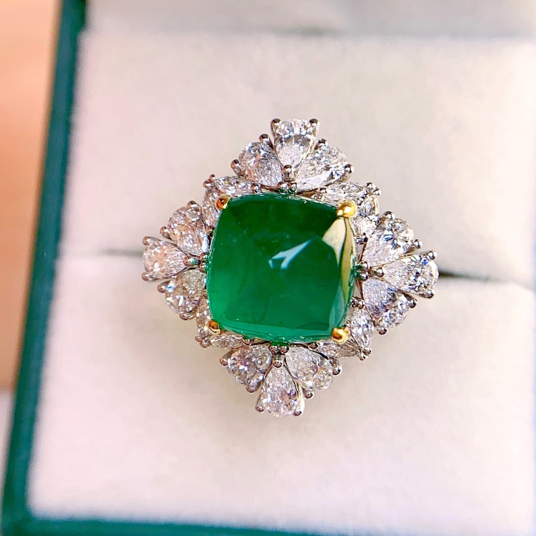 14k Gold 6.25 Ct Vivid Green Natural Emerald & Diamond Ring: Ref:231074105 // gold content:14k gold // ring size:7. 25us // // main gemstone:emerald // shape:sugar-loaf // carat weight:6. 25ct // color:vivid green // treatment:natural // // adjacent gemstone 2