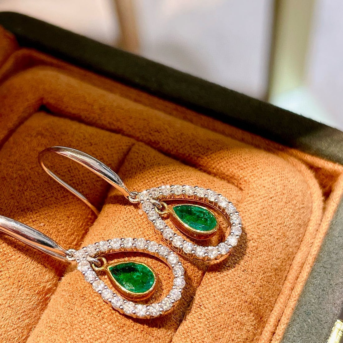 14k Gold 1.75 Ctw Vivid Green Natural Emerald & Diamond Earrings - 7