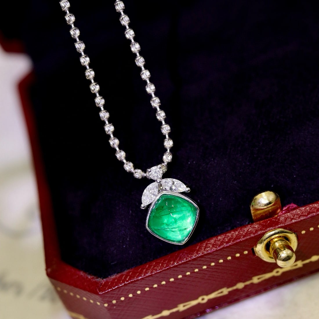 14k Gold 1.73 Ctw Vivid Green Natural Emerald & Diamond Pendant( Without Chain ): Ref:231074135 // gold content:14k gold // main gemstone:emerald // shape:sugar-loaf // carat weight:1. 54ct // color:vivid green // treatment:natural // // adjacent gemstone 2 : diamond //