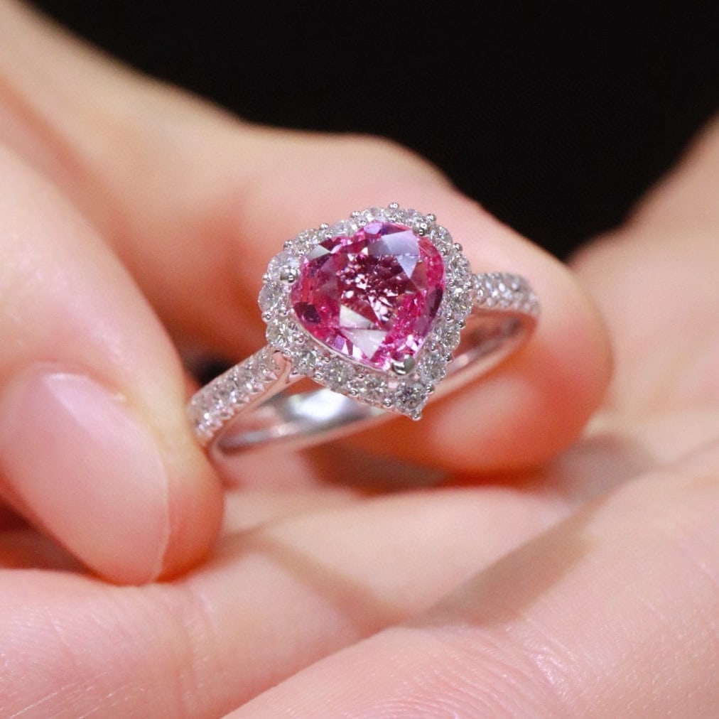 14k Gold 1.90 Ctw Natural Padparadscha Sapphire & Diamond Ring: Ref:231074168 // gold content:14k gold // ring size:7. 25us // // main gemstone:padparadscha sapphire // shape:heart // carat weight:1. 5ct // color:orangish pink // treatment:natural // // adjacent
