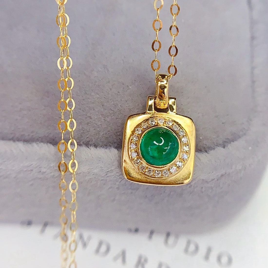 14k Gold 0.4 Ct Vivid Green Natural Emerald & Diamond Necklace - 3