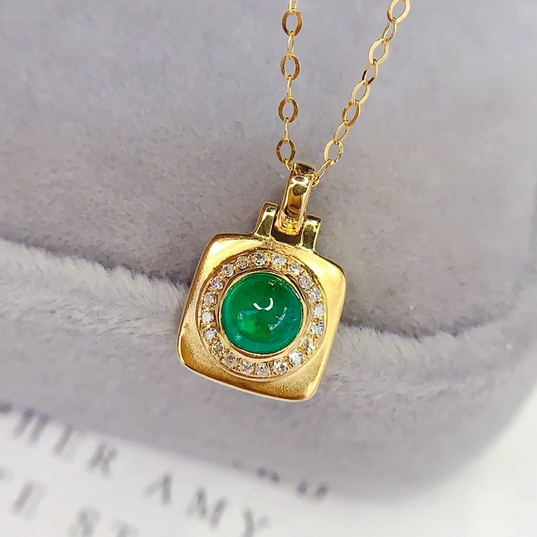 14k Gold 0.4 Ct Vivid Green Natural Emerald & Diamond Necklace - 4