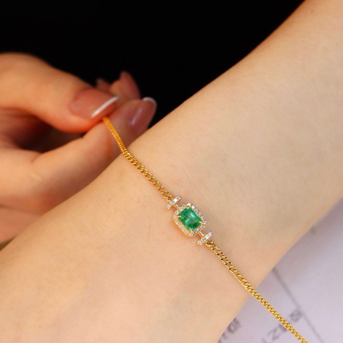 14k Gold 0.75 Ctw Natural Emerald & Diamond Bracelet - 2