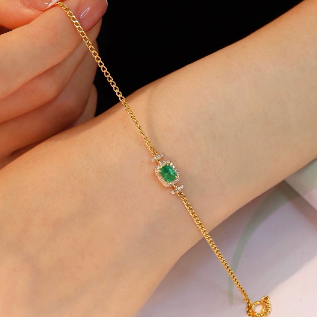 14k Gold 0.75 Ctw Natural Emerald & Diamond Bracelet - 3
