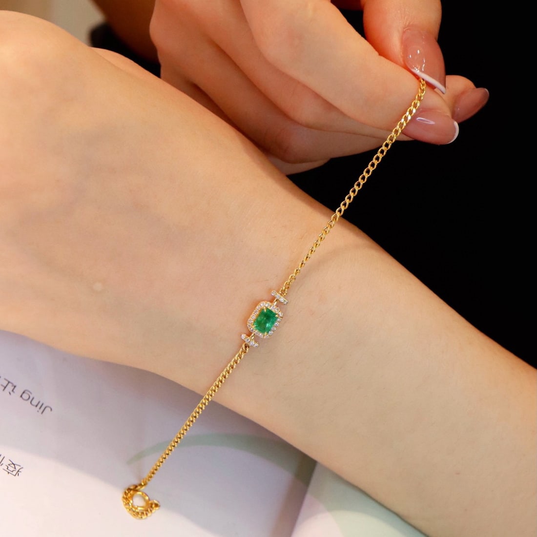 14k Gold 0.75 Ctw Natural Emerald & Diamond Bracelet - 5