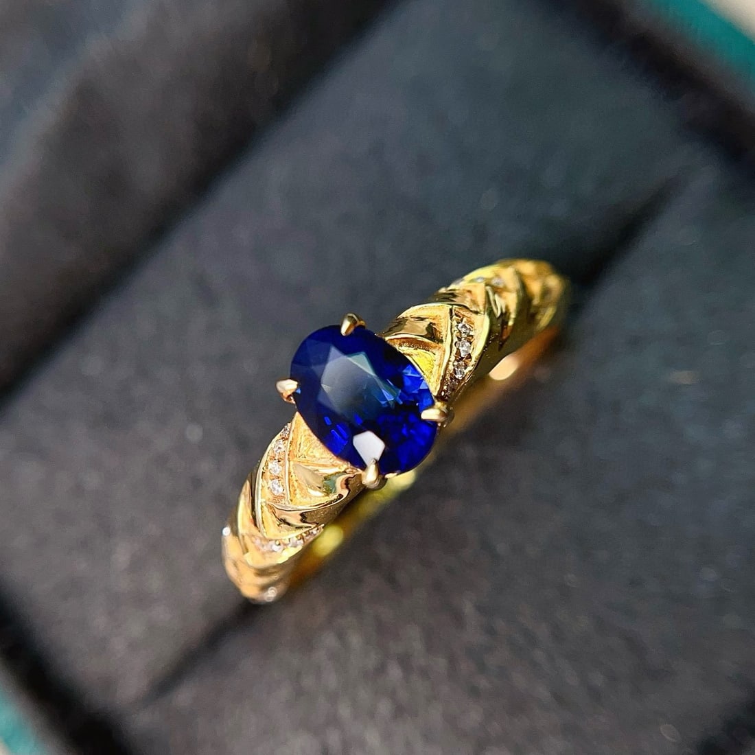 14k Gold 1.20 Ct Natural Sapphire & Diamond Ring: Ref:231074203 // gold content:14k gold // ring size:7. 25us // // main gemstone:sapphire // shape:oval // carat weight:1. 20ct // color:blue // treatment:natural // // adjacent gemstone 2 : diamond