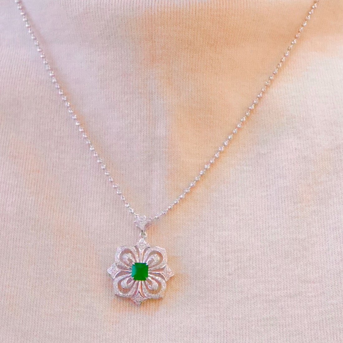 14k Gold 1.33 Ctw Vivid Green Natural Emerald & Diamond Pendant( Without Chain ) - 8