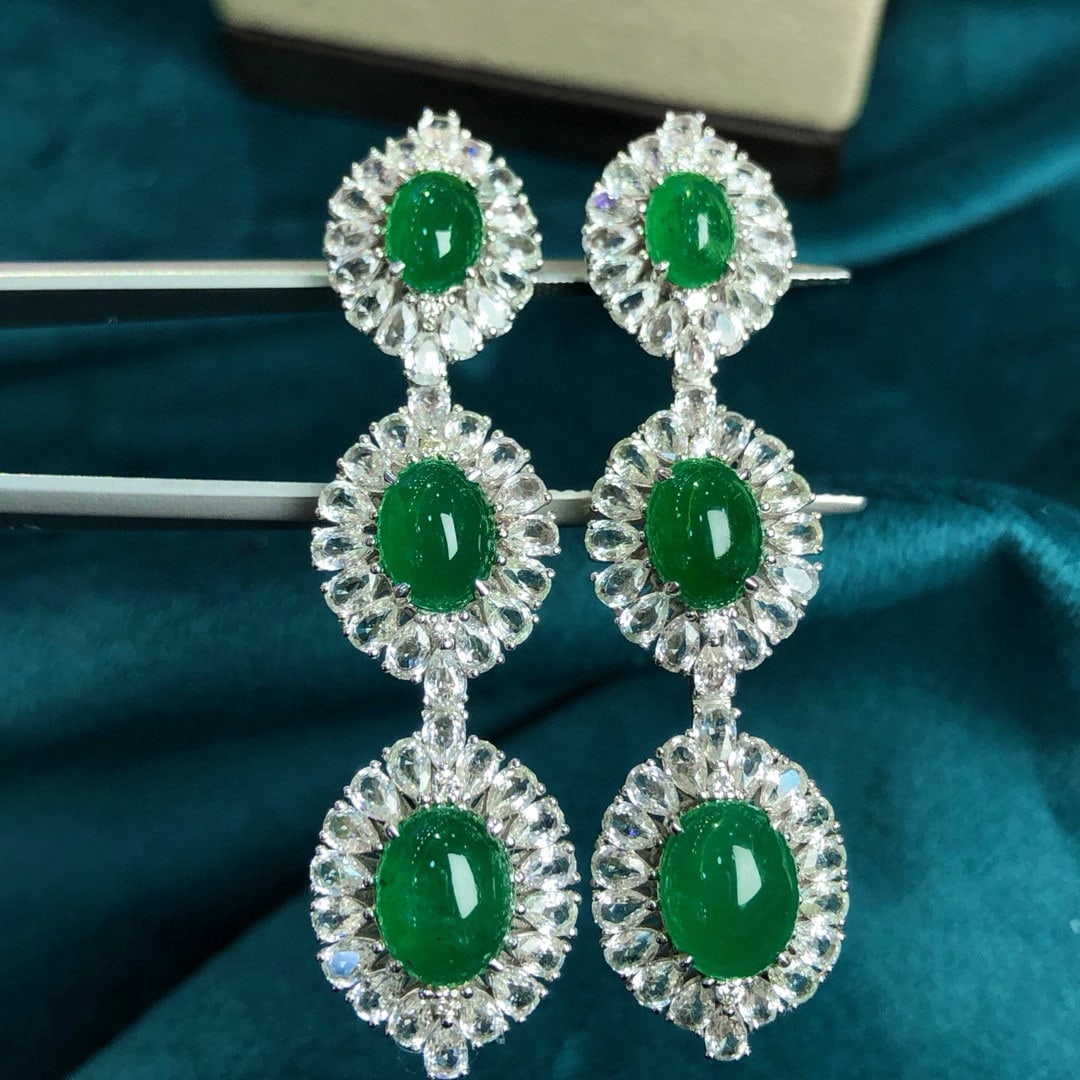 14k Gold 13.02 Ctw Vivid Green Natural Emerald & Sapphire Earrings: Ref:231074209 // gold content:14k gold // main gemstone:emerald // shape:oval // carat weight:6. 02ct // color:vivid green // treatment:natural // // adjacent gemstone 2 : sapphire // shape:pear //