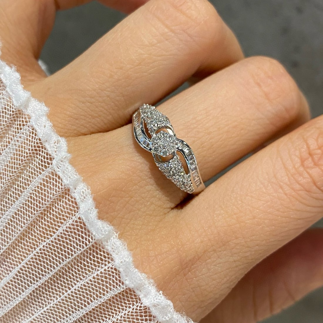14k Gold 0.5 Ct Natural H Diamond Ring - 4