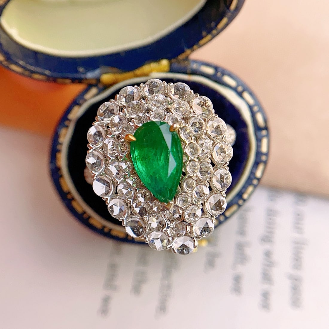 14k Gold 1.10 Ct Vivid Green Natural Emerald & Diamond Ring - 2